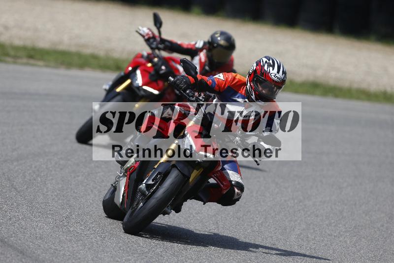 /27 12.06.2025 Ducati Schweiz Trackday Warmup  ADR/blau-bleu/ohne